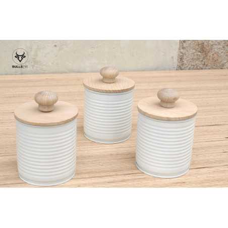 small round boxes