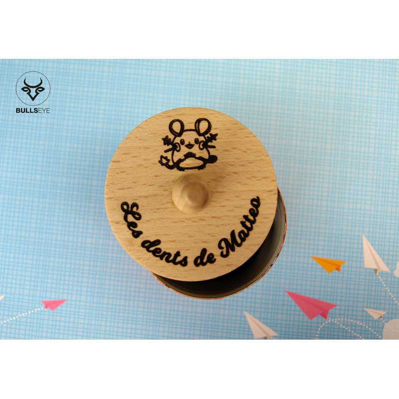 récipient gravé garçon