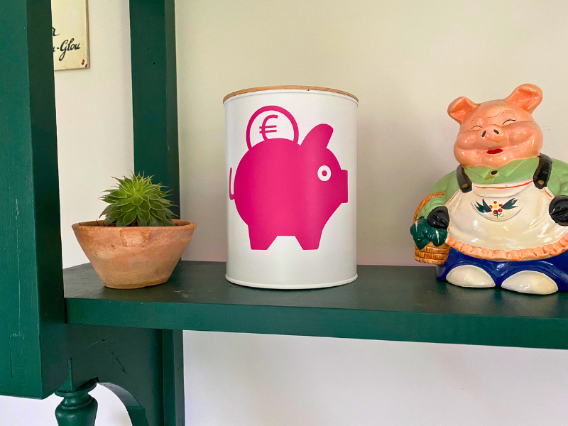 Professional personalised money box | our BASIC model